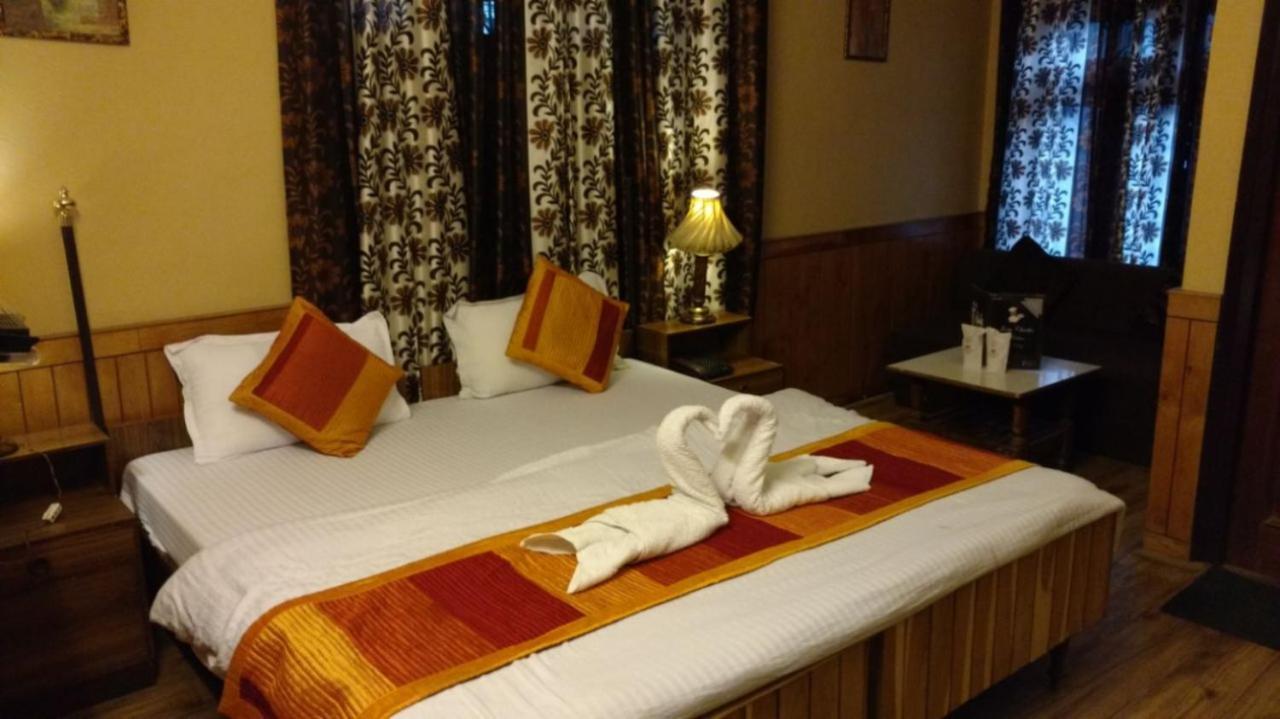 Goroomgo Ankur Lake View Mall Road Nainital - Prime Location With Luxury Room Exterior foto